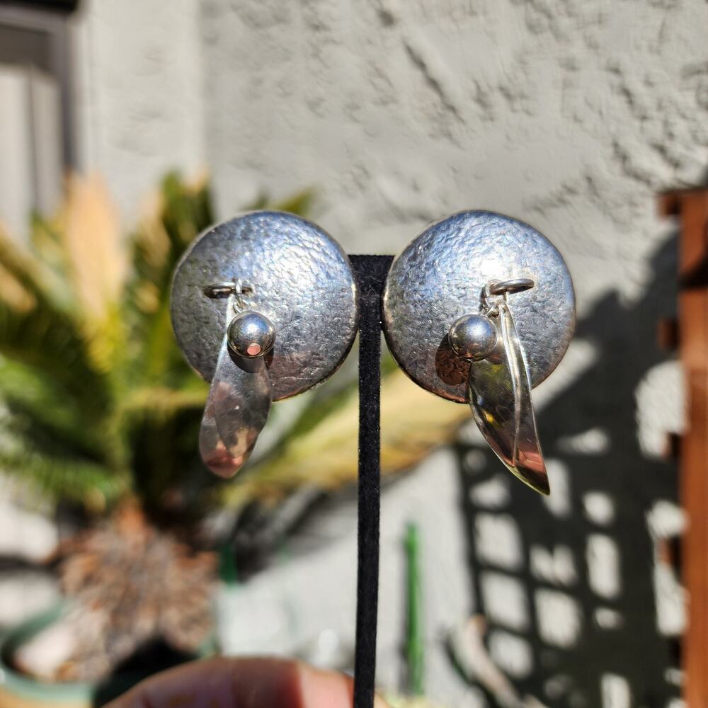 Vtg Susan Cummings Earrings Hammered Sterling Silver Dreamcatcher Feather Clips - Picture 6 of 13